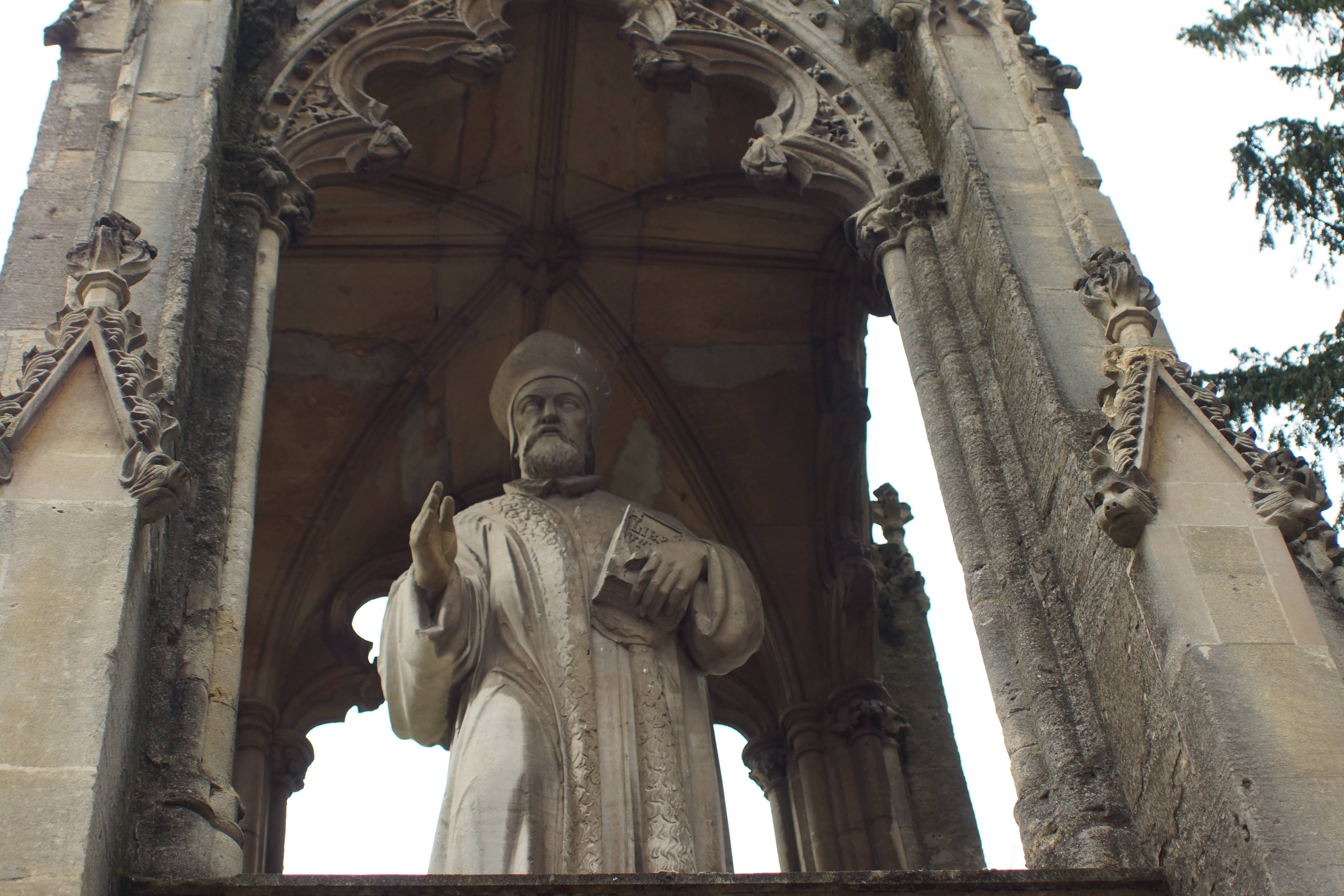 Bishop Hooper's Monument