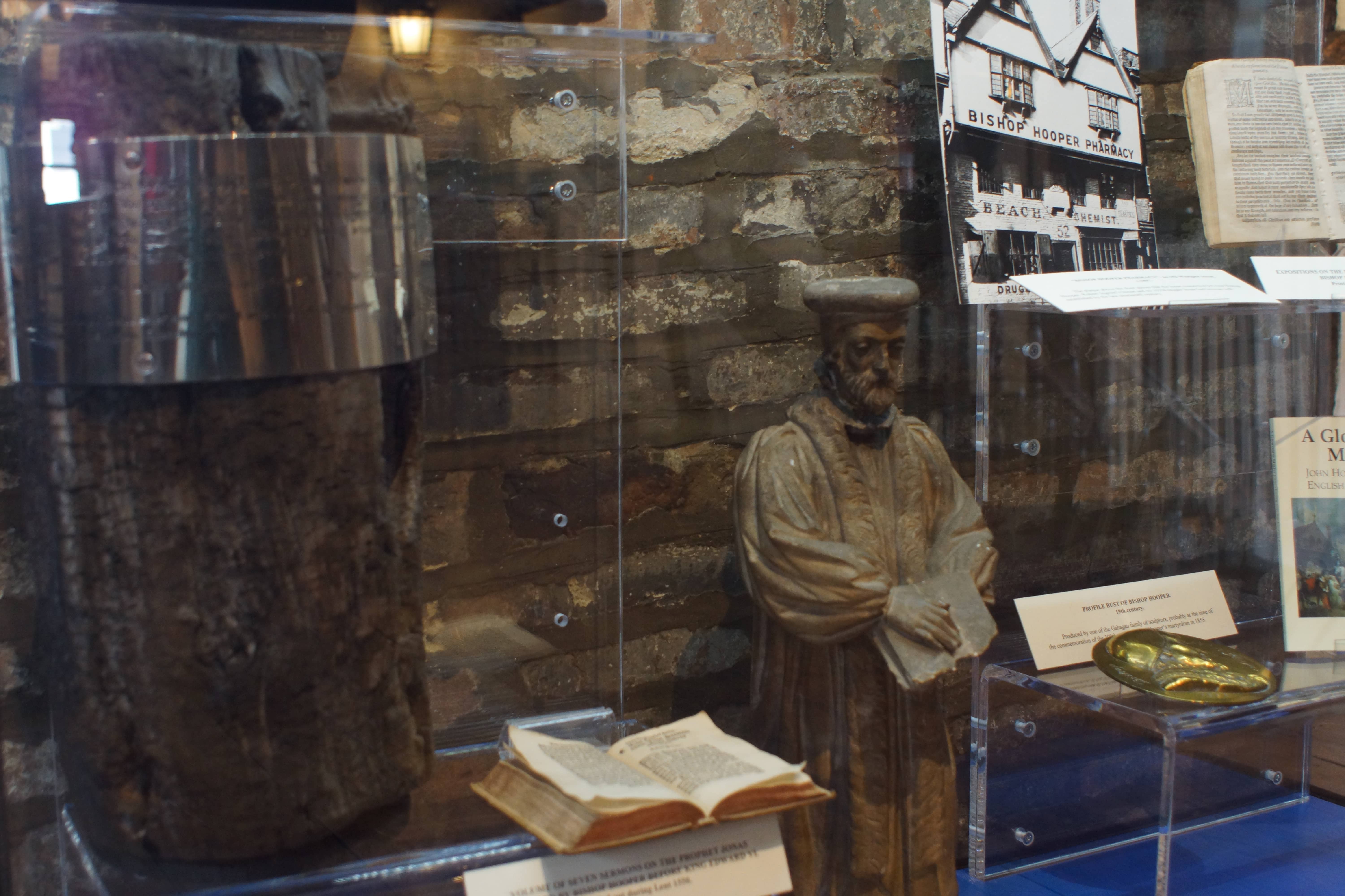 Bishop Hooper's Monument
